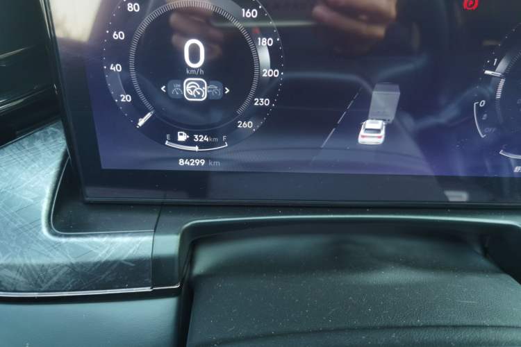 Used Lynk & Co 09 2021 2.0T Halo Seven-Seater Odometer Close Up