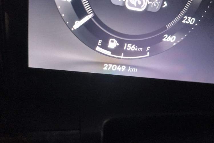 Used Lynk & Co 09 2021 2.0T Halo Seven-Seater Odometer Close Up