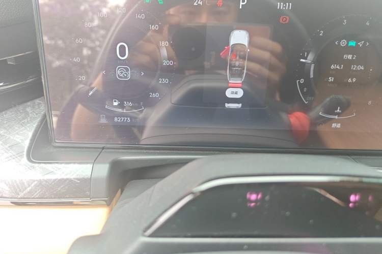 Used Lynk & Co 09 2021 2.0T Halo Seven-Seater Odometer Close Up