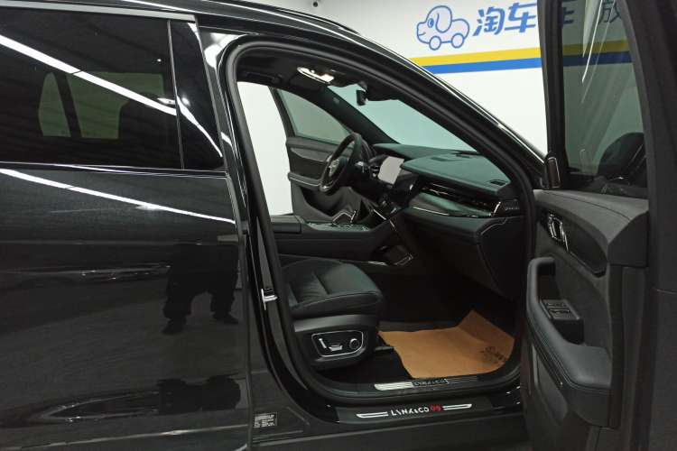 Used Lynk & Co 09 2021 2.0T Halo Seven-Seater Right Front Seat