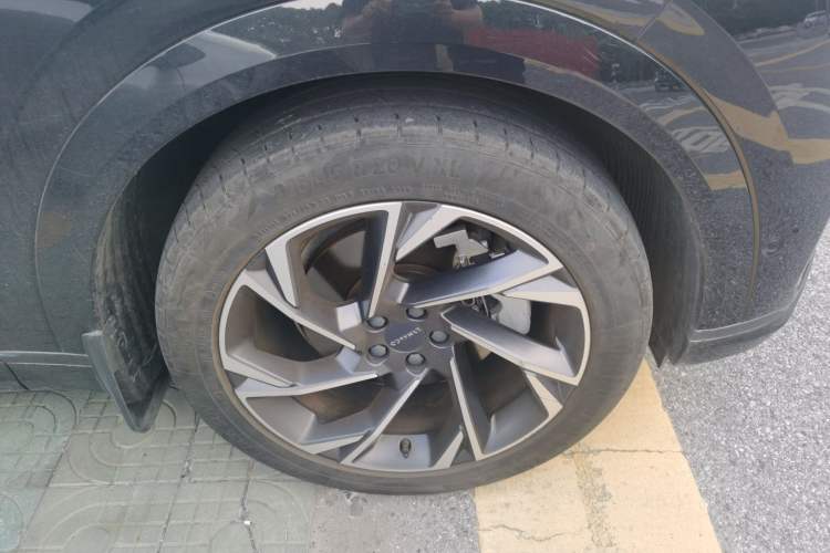 Used Lynk & Co 09 2021 2.0T Halo Six-Seater Right Front Wheel Hub