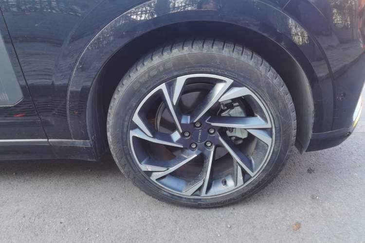 Used Lynk & Co 09 2021 2.0T Halo Seven-Seater Right Front Wheel Hub