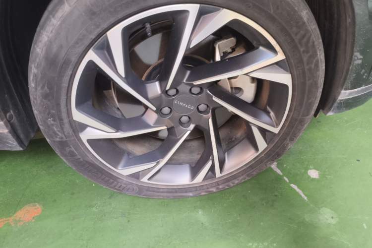 Used Lynk & Co 09 2021 2.0T Halo Six-Seater Right Front Wheel Hub