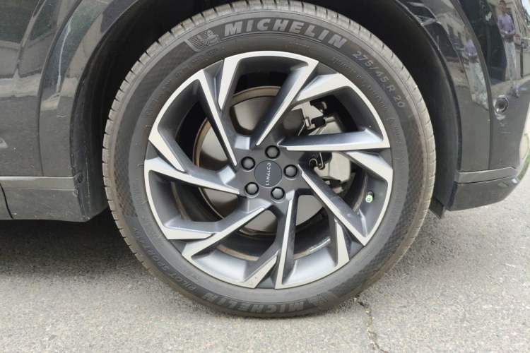 Used Lynk & Co 09 2021 2.0T Halo Six-Seater Right Front Wheel Hub