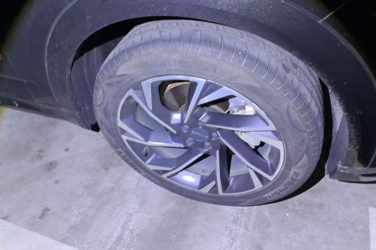Used Lynk & Co 09 2021 2.0T Halo Six-Seater Right Front Wheel Hub