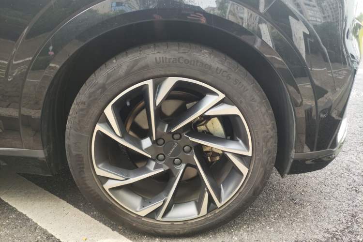 Used Lynk & Co 09 2021 2.0T Ultra Six-Seater Right Front Wheel Hub