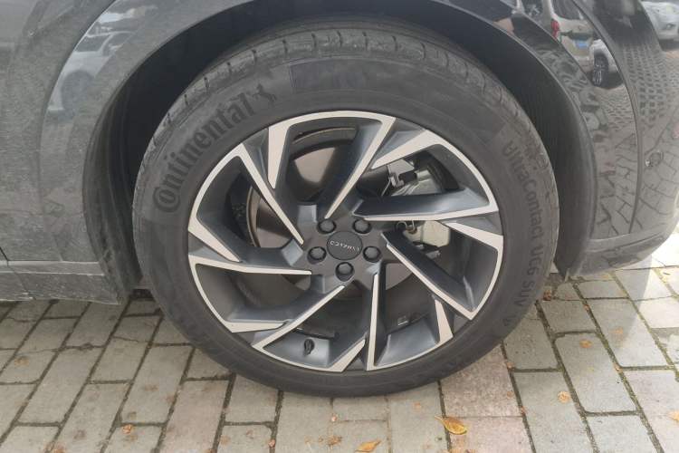 Used Lynk & Co 09 2021 2.0T Halo Six-Seater Right Front Wheel Hub