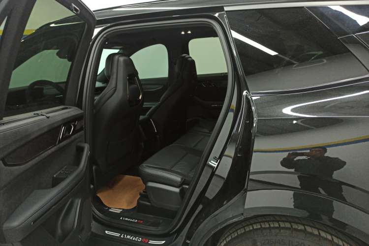 Used Lynk & Co 09 2021 2.0T Halo Seven-Seater Right Rear Seat
