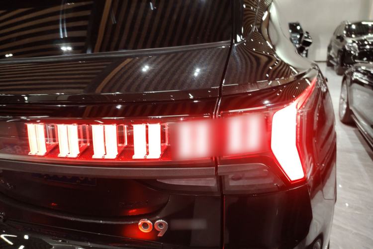 Used Lynk & Co 09 2021 2.0T Halo Six-Seater Right Rear Taillight