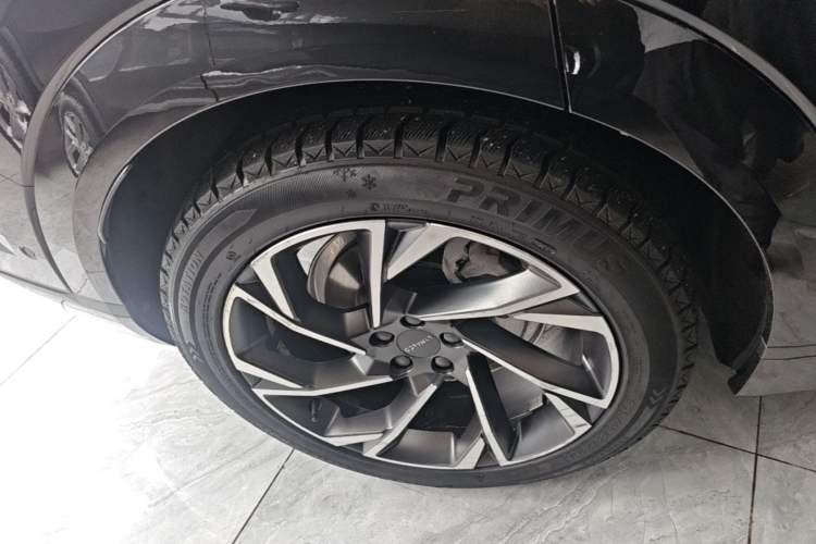 Used Lynk & Co 09 2021 2.0T Halo Six-Seater Right Rear Wheel Hub