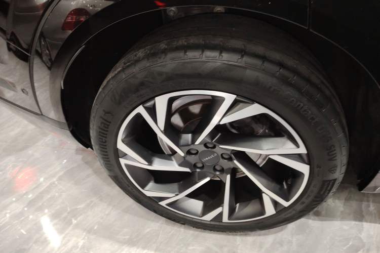 Used Lynk & Co 09 2021 2.0T Halo Six-Seater Right Rear Wheel Hub