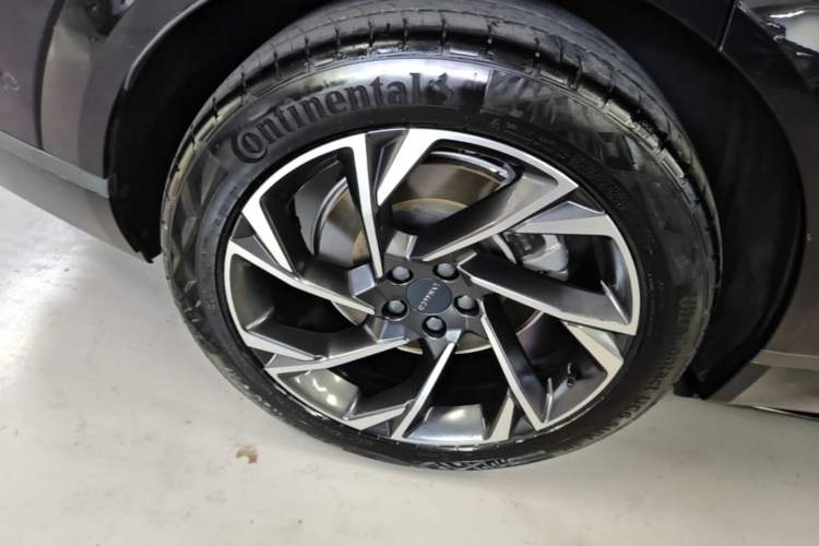 Used Lynk & Co 09 2021 2.0T Halo Six-Seater Right Rear Wheel Hub