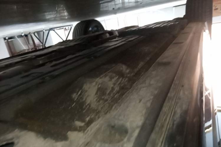 Used Lynk & Co 09 2021 2.0T Halo Seven-Seater Right Side Sill