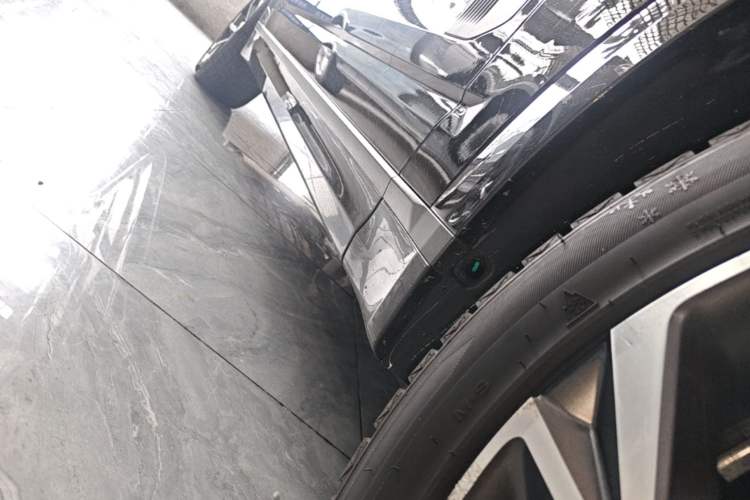Used Lynk & Co 09 2021 2.0T Halo Six-Seater Right Side Sill