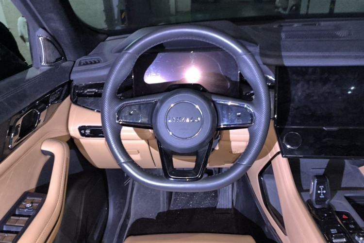 Used Lynk & Co 09 2021 2.0T Halo Seven-Seater Steering Wheel