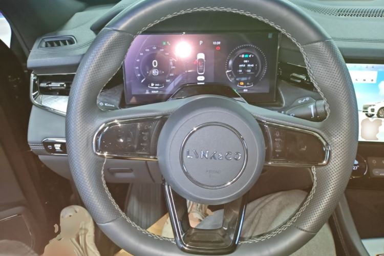 Used Lynk & Co 09 2021 2.0T Halo Six-Seater Steering Wheel