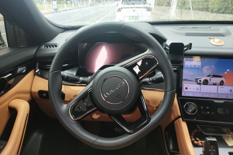 Used Lynk & Co 09 2021 2.0T Ultra Six-Seater Steering Wheel