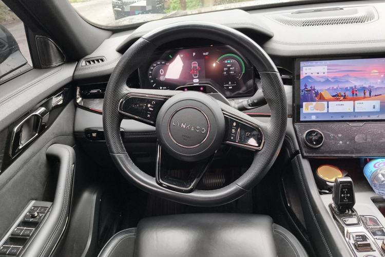 Used Lynk & Co 09 2021 2.0T Halo Six-Seater Steering Wheel