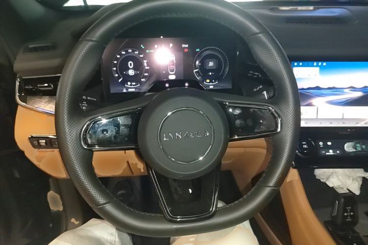 Used Lynk & Co 09 2021 2.0T Halo Six-Seater Steering Wheel