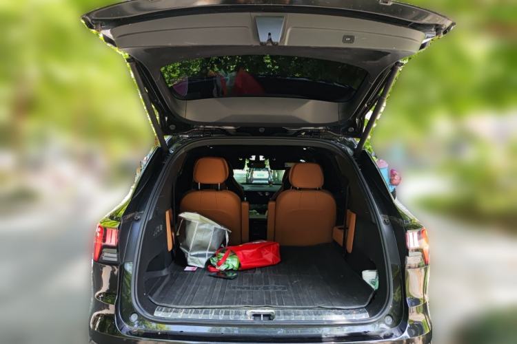 Used Lynk & Co 09 2021 2.0T Halo Six-Seater Trunk