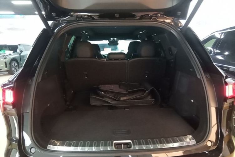 Used Lynk & Co 09 2021 2.0T Halo Seven-Seater Trunk