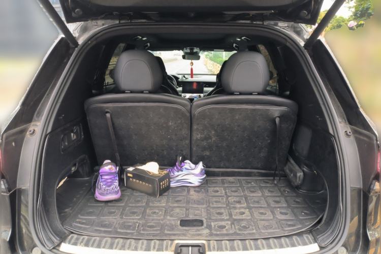 Used Lynk & Co 09 2021 2.0T Halo Six-Seater Trunk