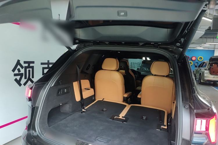 Used Lynk & Co 09 2021 2.0T Halo Six-Seater Trunk