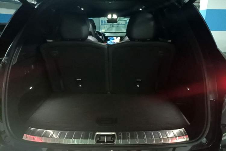 Used Lynk & Co 09 2021 2.0T Halo Six-Seater Trunk
