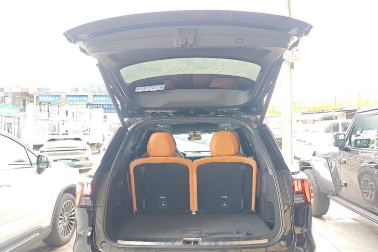 Used Lynk & Co 09 2021 2.0T Halo Six-Seater Trunk