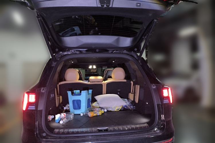 Used Lynk & Co 09 2021 2.0T Halo Seven-Seater Trunk