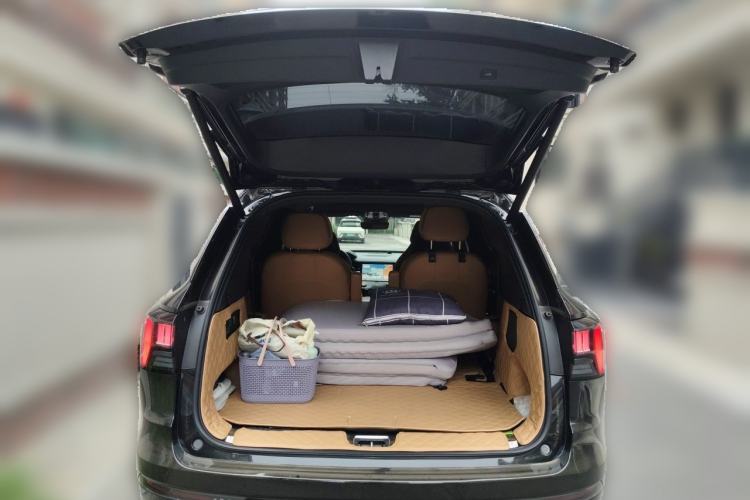 Used Lynk & Co 09 2021 2.0T Halo Six-Seater Trunk
