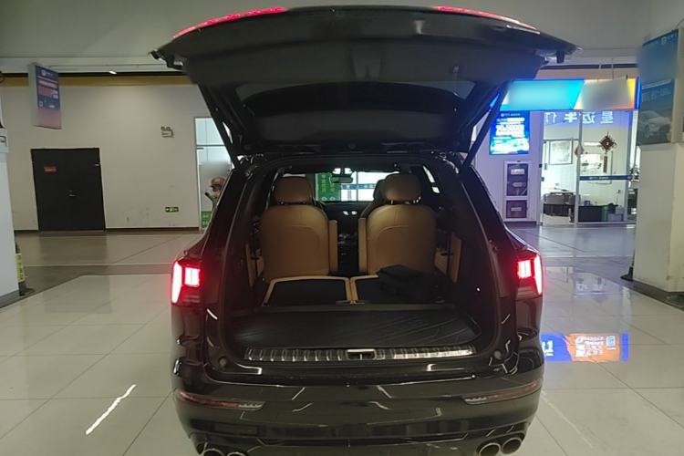 Used Lynk & Co 09 2021 2.0T Halo Six-Seater Trunk