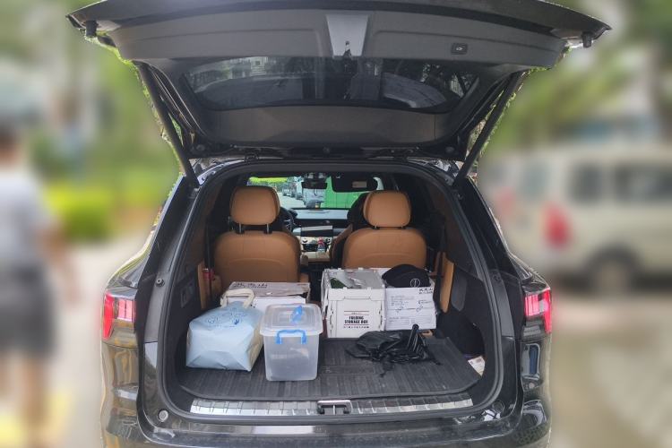 Used Lynk & Co 09 2021 2.0T Halo Six-Seater Trunk