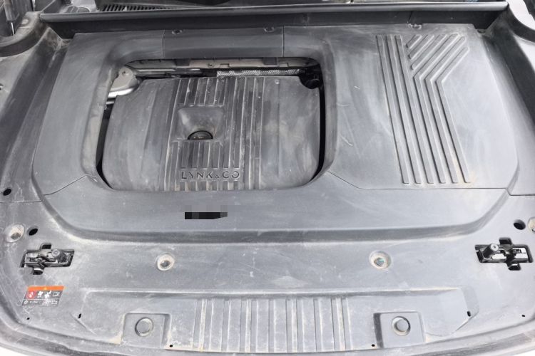 Used Lynk & Co 09 2021 2.0T Halo Seven-Seater Engine Bay