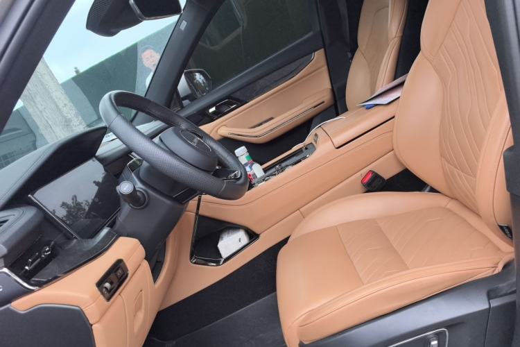 Used Lynk & Co 09 2021 2.0T Halo Seven-Seater Left Front Seat