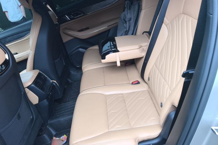 Used Lynk & Co 09 2021 2.0T Halo Seven-Seater Left Rear Seat
