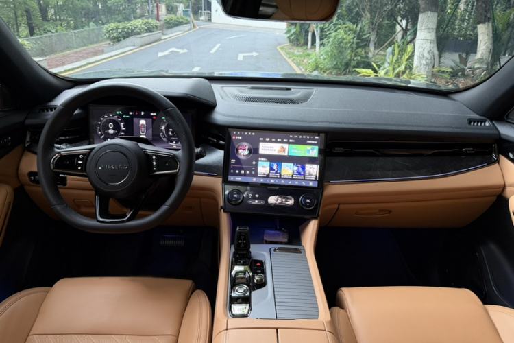 Used Lynk & Co 09 2021 2.0T Halo Seven-Seater Audio And AC Panel
