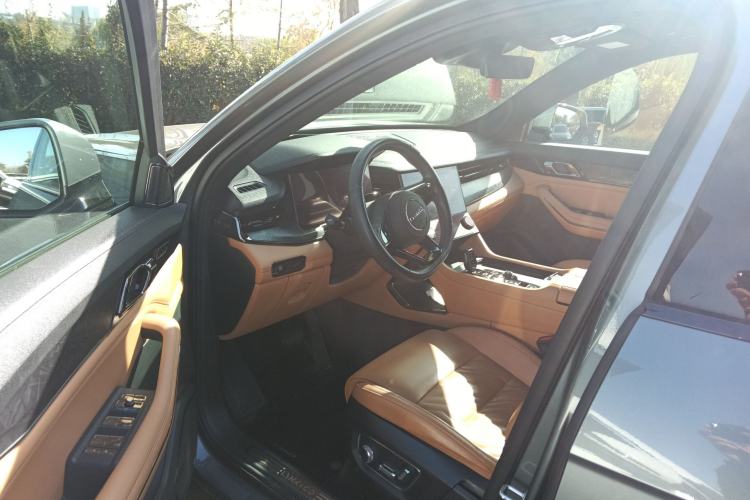 Used Lynk & Co 09 2021 2.0T Halo Six-Seater Driver Seat
