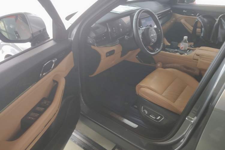 Used Lynk & Co 09 2021 2.0T Halo Six-Seater Driver Seat