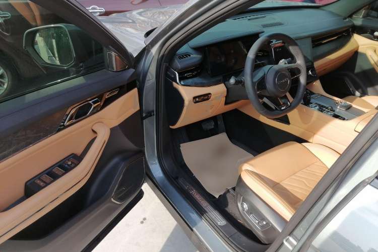 Used Lynk & Co 09 2021 2.0T Halo Six-Seater Driver Seat