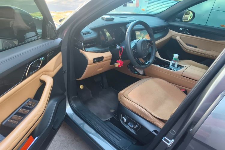 Used Lynk & Co 09 2021 2.0T Halo Six-Seater Driver Seat