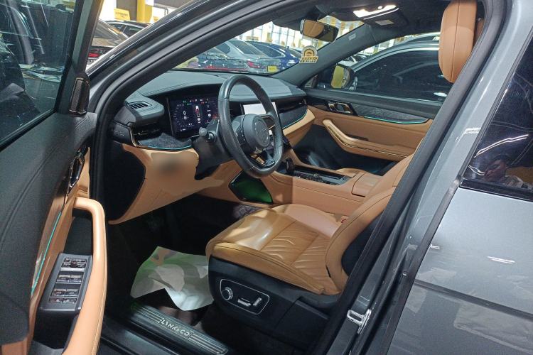 Used Lynk & Co 09 2021 2.0T Halo Six-Seater Driver Seat