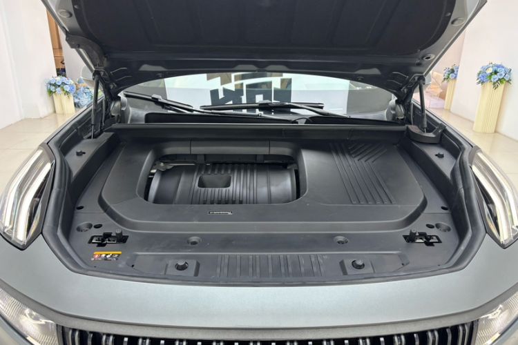 Used Lynk & Co 09 2021 2.0T Halo Six-Seater Engine Bay