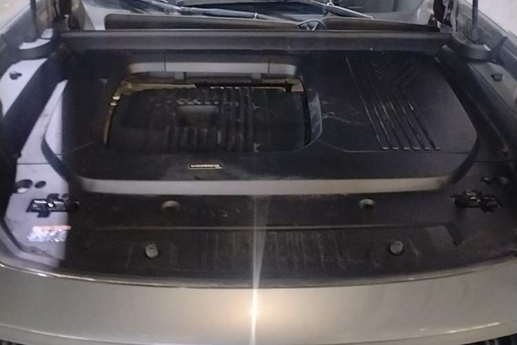 Used Lynk & Co 09 2021 2.0T Halo Six-Seater Engine Bay