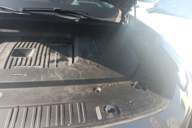Used Lynk & Co 09 2021 2.0T Halo Six-Seater Engine Bay Left