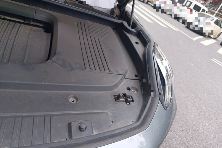 Used Lynk & Co 09 2021 2.0T Halo Six-Seater Engine Bay Left