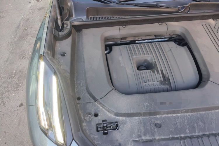 Used Lynk & Co 09 2021 2.0T Halo Six-Seater Engine Bay Right