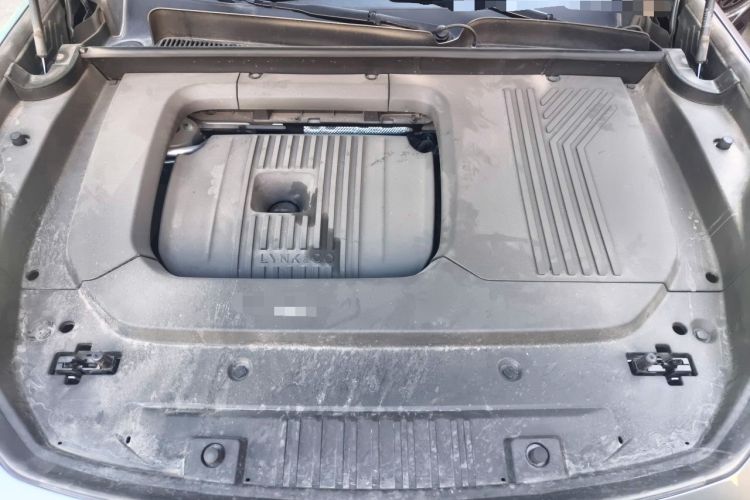Used Lynk & Co 09 2021 2.0T Halo Six-Seater Engine Bay
