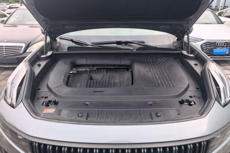 Used Lynk & Co 09 2021 2.0T Halo Six-Seater Engine Bay