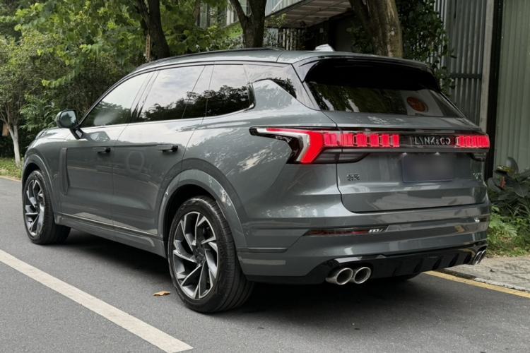Used Lynk & Co 09 2021 2.0T Halo Seven-Seater Exterior 1